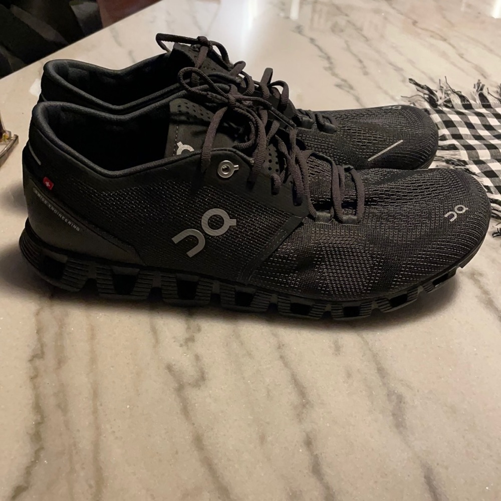 Women’s On Cloud nursing shoes